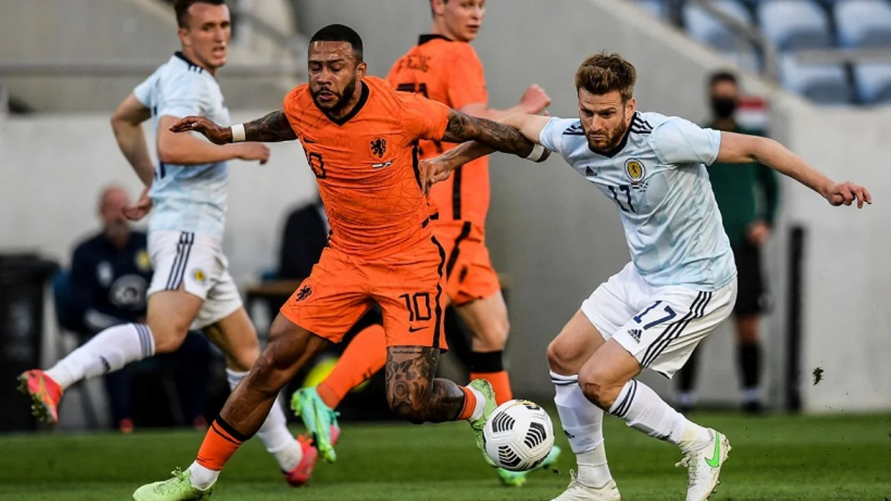 Điểm nóng sân cỏ màn so kè Hà Lan vs Na Uy