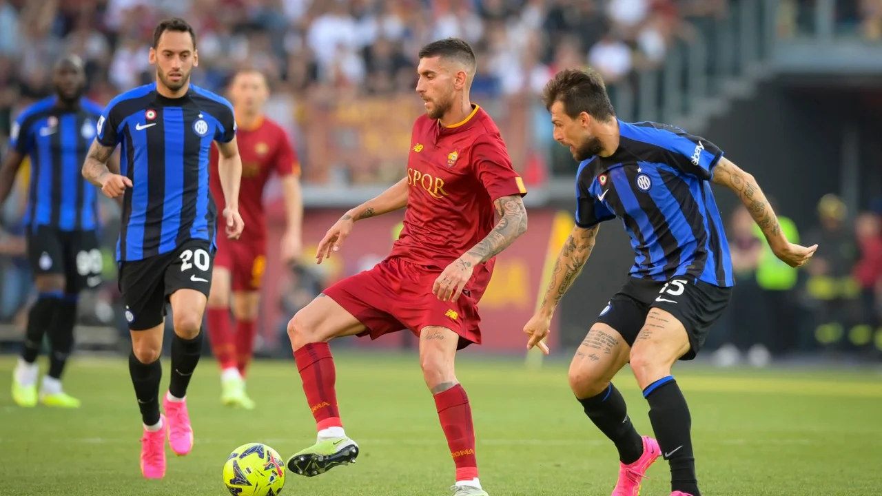 Điểm nóng sân cỏ Inter Milan vs Roma